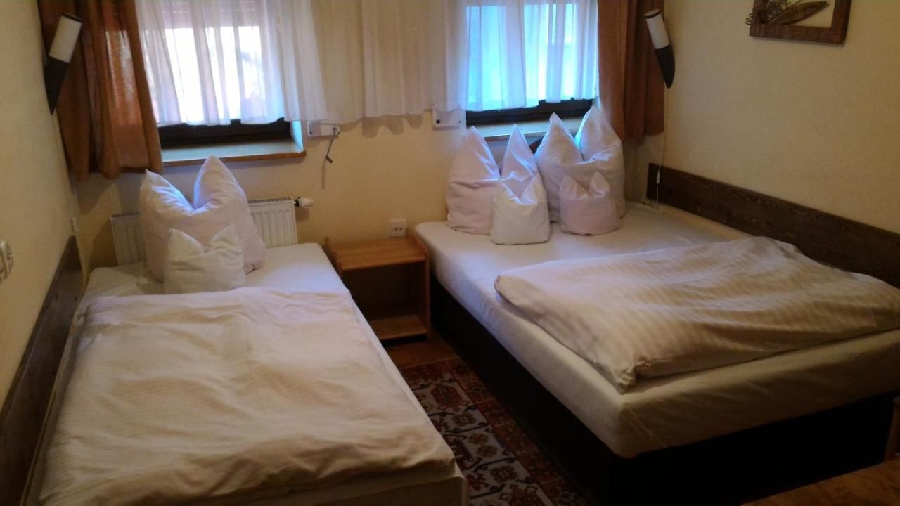 Отели типа «постель и завтрак» Hotelik Senator - Adults Only Зелёна-Гура-28